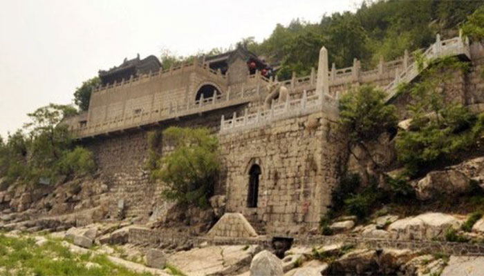 响堂山在哪里 响堂山具体在哪个地方 响堂山在哪里 响堂山具体在哪个地方