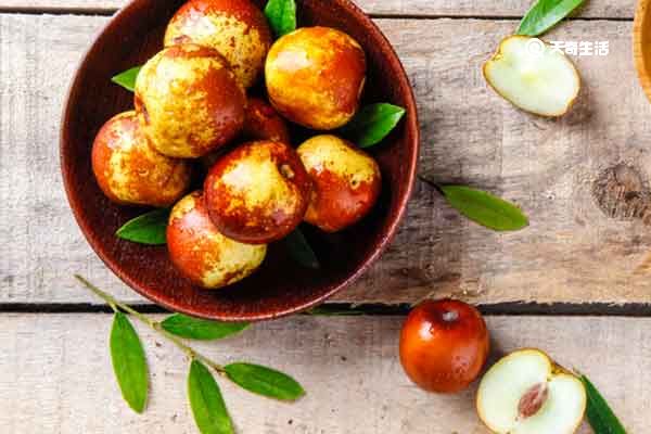 鲜红枣的功效与作用 鲜红枣主要有什么功效