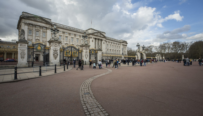 白金汉宫是哪个国家的 白金汉宫是哪个国家的王宫