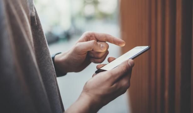 打雷可以打电话吗 打雷可以玩手机吗