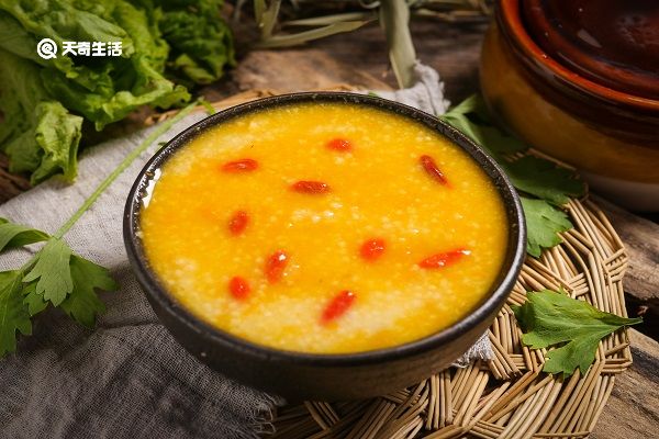 小米稀饭的功效与作用 小米稀饭的功效与禁忌