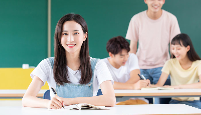 一个连有多少人 一个连有多少人数