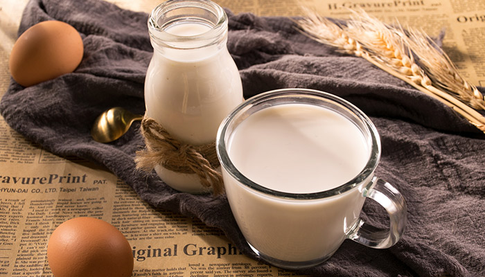 醋和牛奶可以一起吃吗 醋和牛奶可不可以一起吃 醋和牛奶可以一起吃吗 醋和牛奶可不可以一起吃