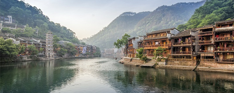 张家界和湘西是一个地方吗 张家界属于湘西吗