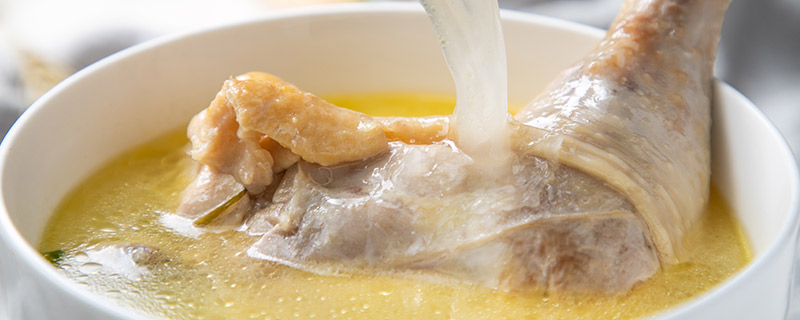 公鸡汤和母鸡汤的区别 公鸡汤和母鸡汤一样吗