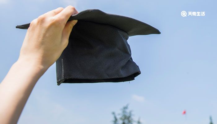 学士服怎么穿 学士服怎么穿好看