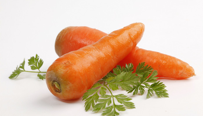 虾能和胡萝卜一起吃吗 虾能和胡萝卜可以一起吃吗