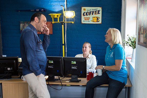 把天聊死了以后怎么救 如何摆脱尬聊