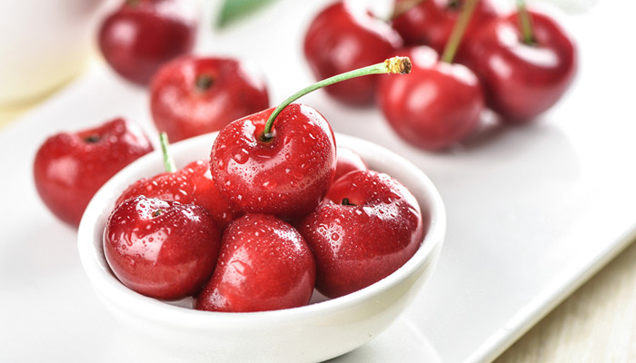 樱桃小嘴嘟嘟的脸是什么歌 樱桃小嘴嘟嘟的脸什么歌