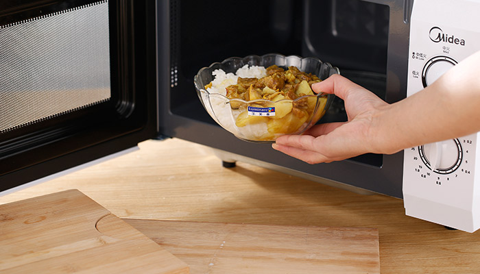 烤箱和微波炉的区别 烤箱和微波炉的区别是什么 烤箱和微波炉的区别 烤箱和微波炉的区别是什么