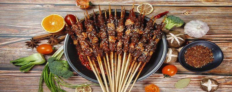 烤箱烤羊肉串的温度和时间 用烤箱烤羊肉串多少度烤多久