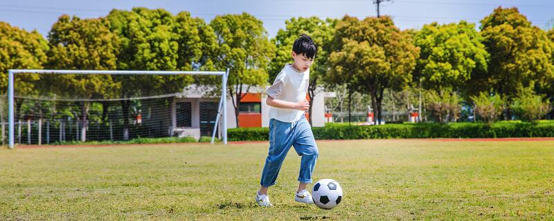 足球越位规则是什么 足球越位规则是怎么定的