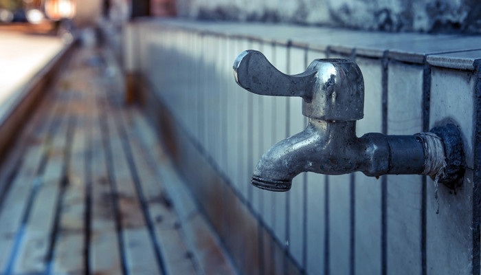 厨房水龙头一直滴水怎么办 厨房水龙头一直滴水咋办