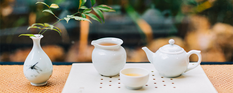 传统礼仪与现代礼仪的关系 现代礼仪和传统礼仪的区别 中国传统礼仪和现代礼仪