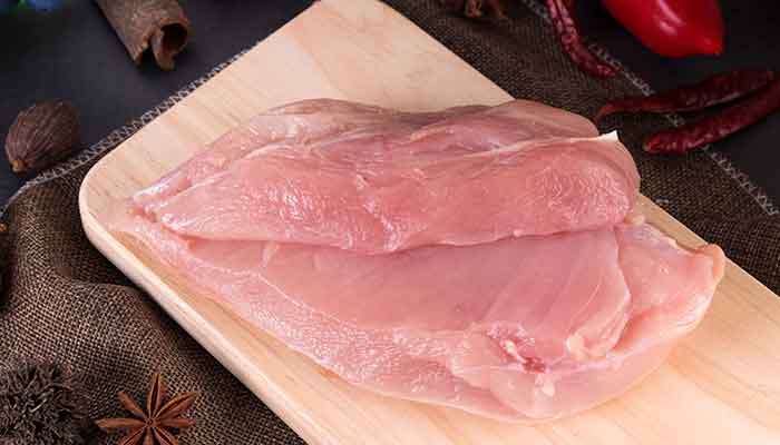 鸡肉脂肪的含量高吗 鸡肉脂肪含量很高吗 鸡肉脂肪的含量高吗 鸡肉脂肪含量很高吗