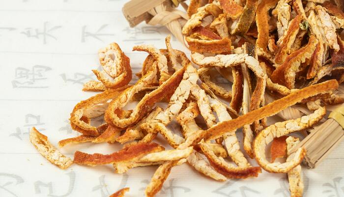 陈皮发黑和发霉的区别 陈皮发黑和发霉的区别是什么 陈皮发黑和发霉的区别 陈皮发黑和发霉的区别是什么