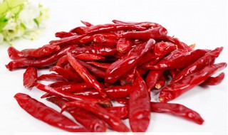 剪干辣椒的方法（如何快速剪去辣椒把）