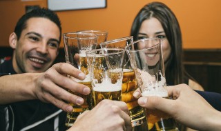 吃什么可以解酒最快简单（吃什么可以解酒最快简单又好吃）