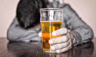 第二天喝什么可以解酒（第二天喝什么可以解酒快）