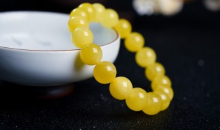 蜜蜡如何清洗（蜜蜡如何清洗保养）