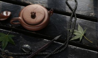 紫砂壶怎么养的油光发亮（紫砂壶怎么养得油光发亮）