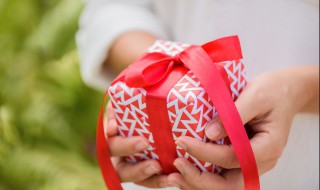 送男生回礼送什么（送男生回礼送什么比较好）
