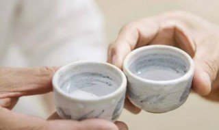 粮食酒和勾兑酒的区别 如何辨别纯粮食酒和勾兑酒的区别