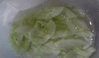 黄瓜冻冰箱会怎么样 冰箱冷冻老黄瓜