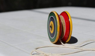 溜溜球怎么玩（溜溜球怎么玩作文）