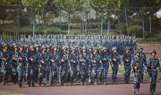 军训要准备什么东西（军训要准备什么东西男生）