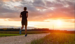 一天正常消耗多少千卡热量（一天正常消耗多少千卡热量能减肥）