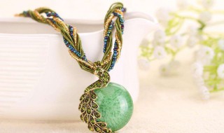 送女生项链的含义（送女生项链的含义是什么意思）