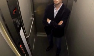 梦见电梯坠落（梦见电梯坠落死里逃生）