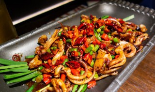 炒鱿鱼的意思（被老板炒鱿鱼的意思）