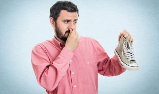 脚出汗酸臭味怎么办（脚经常出汗有酸臭味怎么办?）