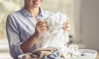 如何清洗衬衫（如何清洗衬衫领）