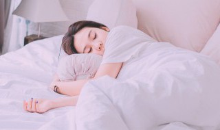 睡觉的正确方向（睡觉的正确方向是什么）