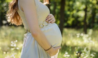 孕期如何正确喝水（孕期如何正确喝水?推荐孕妇喝水时间表）