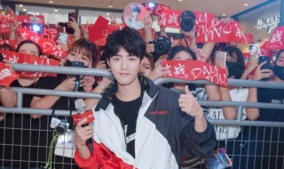 如何正确看待追星 如何正确看待追星现象