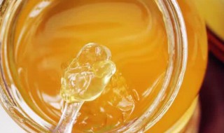 蜂蜜敷脸的正确步骤（蜂蜜涂脸的正确方法）