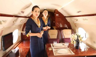 空姐脖子上丝巾的作用（空姐的围巾起什么作用）