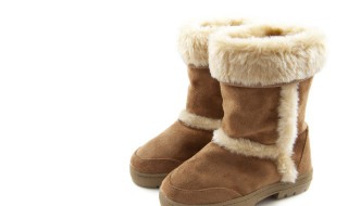 如何清洗雪地靴（如何清洗雪地靴的方法）