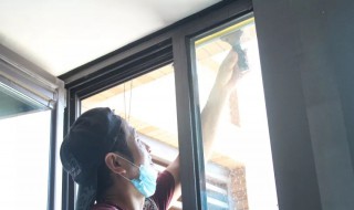 窗户如何清洗（窗户如何清洗视频）