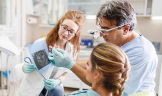 智齿旁边的肉红肿疼痛怎么办（哺乳期智齿旁边的肉红肿疼痛怎么办）