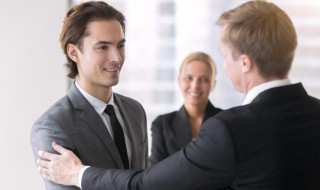 领导说辛苦了应该怎么回复（领导说辛苦了应该怎么回复信息）