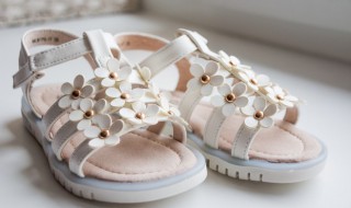 如何清洗凉鞋 凉扡鞋怎么清洗