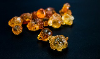 如何清洗桃胶（如何清洗桃胶和雪燕的杂质）