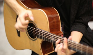 如何清洗吉他 如何清洗吉他箱视频