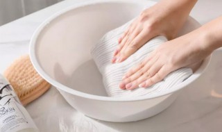 如何清洗羊绒衫（如何清洗羊绒衫的污渍）