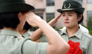 敬礼用哪只手 小朋友敬礼用哪只手